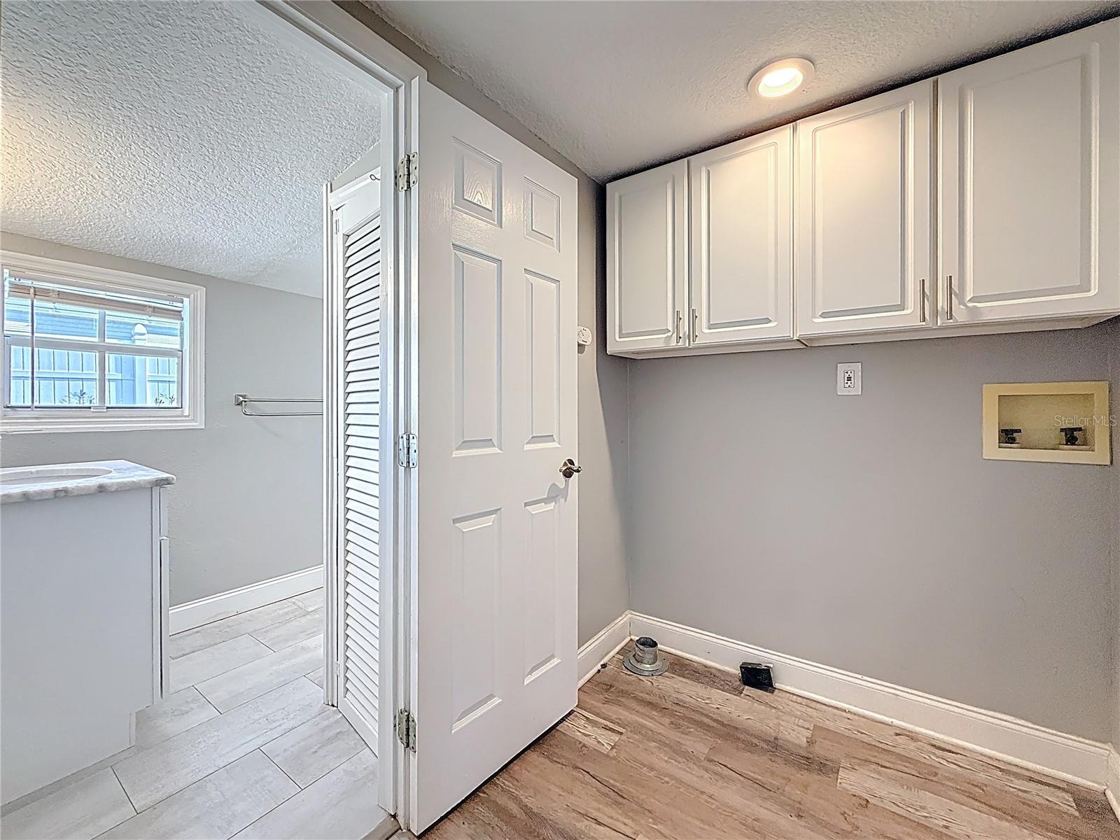 Image 47 of 76 For 1125 Michigan Drive N