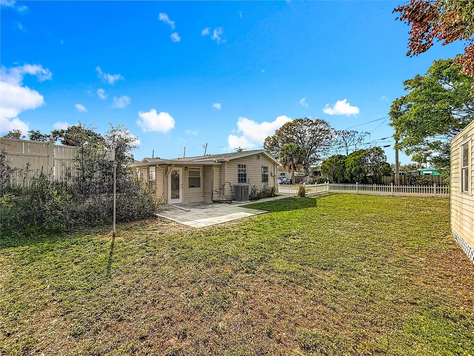 Image 54 of 76 For 1125 Michigan Drive N