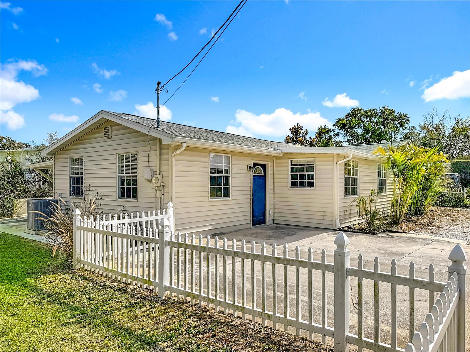 Image 9 of 76 For 1125 Michigan Drive N