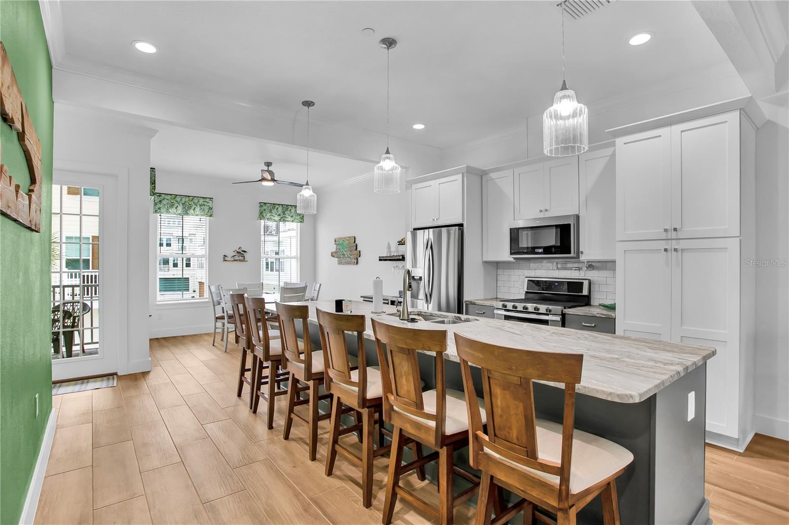 Image 10 of 47 For 19915 Gulf Boulevard 204