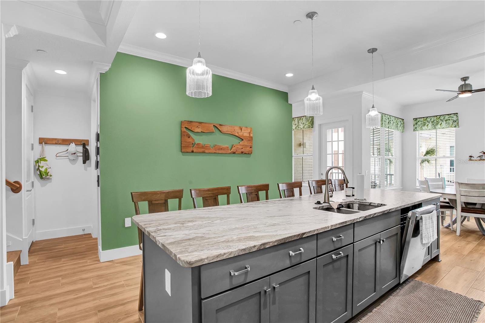 Image 13 of 47 For 19915 Gulf Boulevard 204