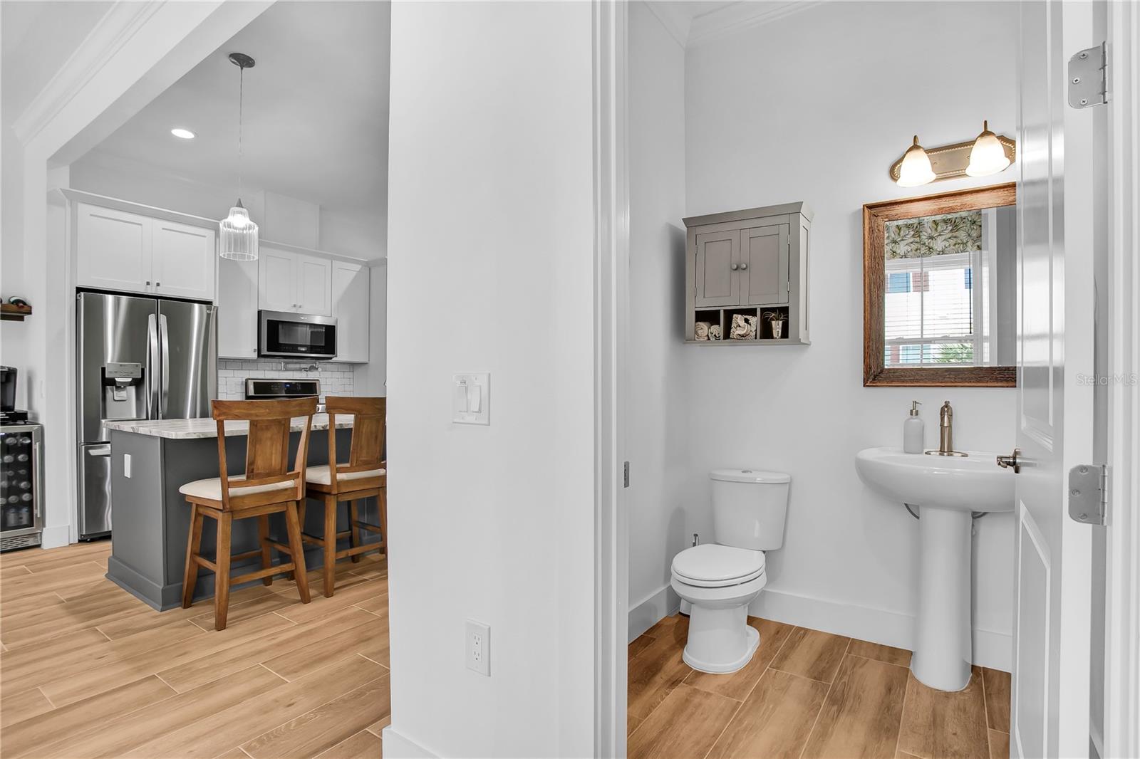 Image 19 of 47 For 19915 Gulf Boulevard 204