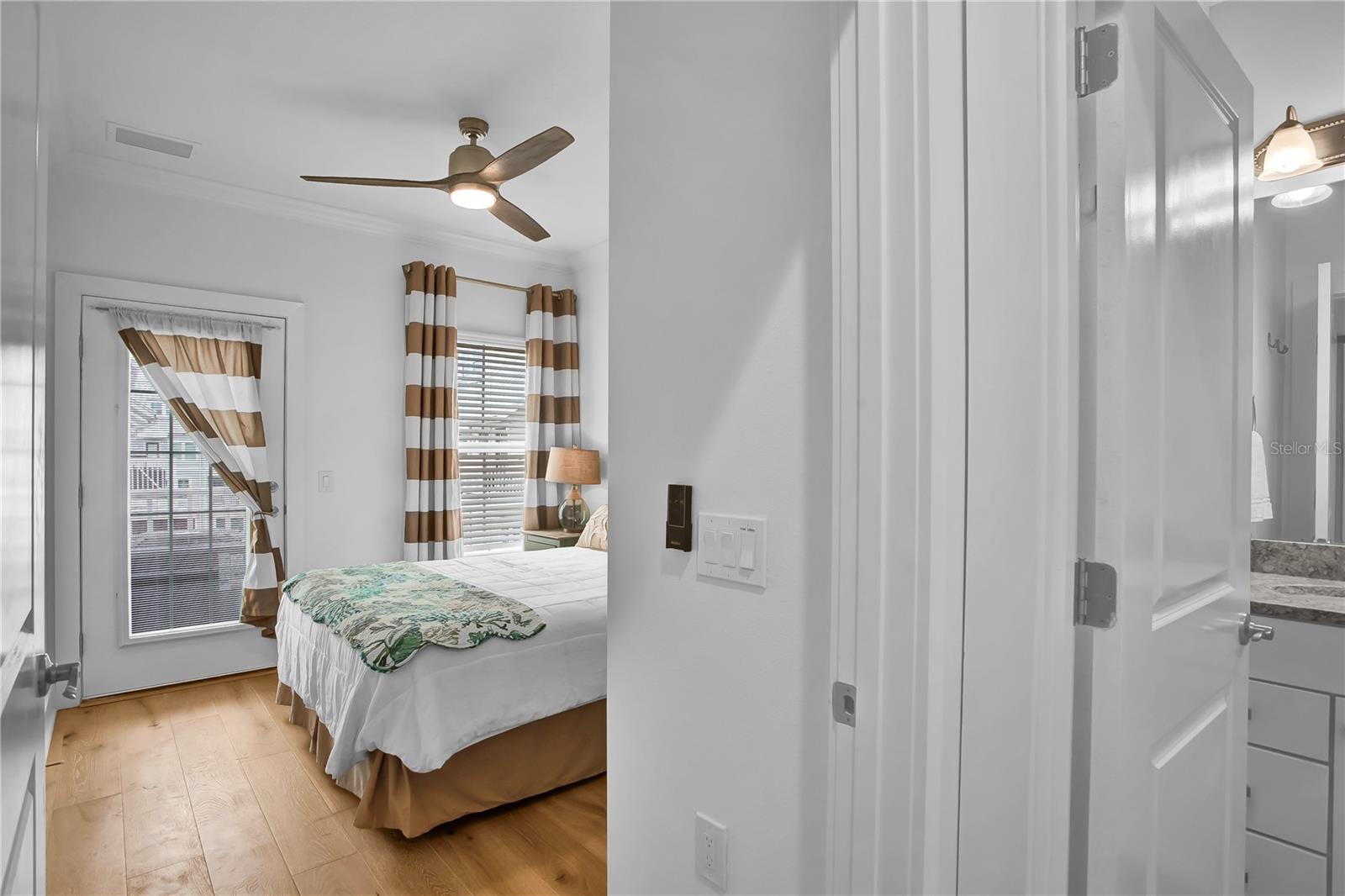 Image 33 of 47 For 19915 Gulf Boulevard 204