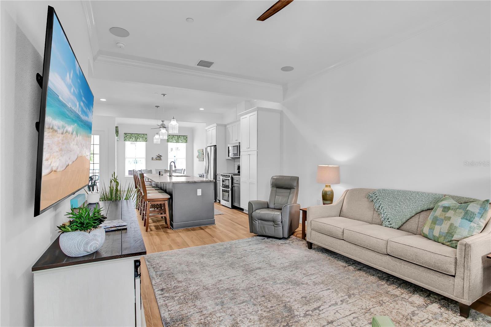 Image 8 of 47 For 19915 Gulf Boulevard 204