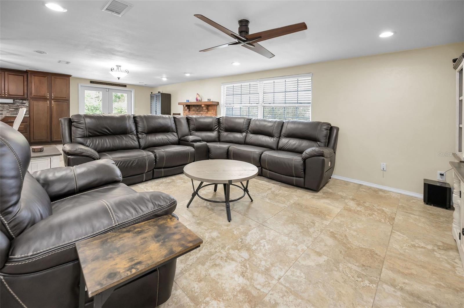 Image 19 of 66 For 9351 Delray Drive