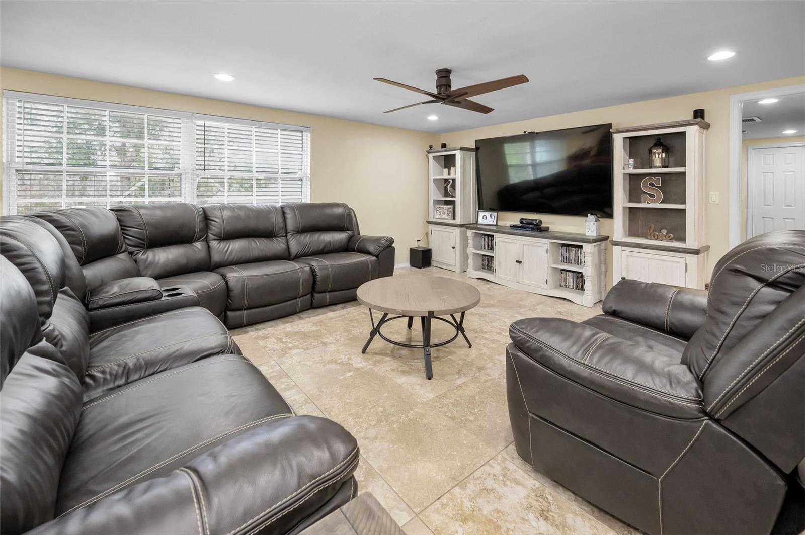 Image 20 of 66 For 9351 Delray Drive