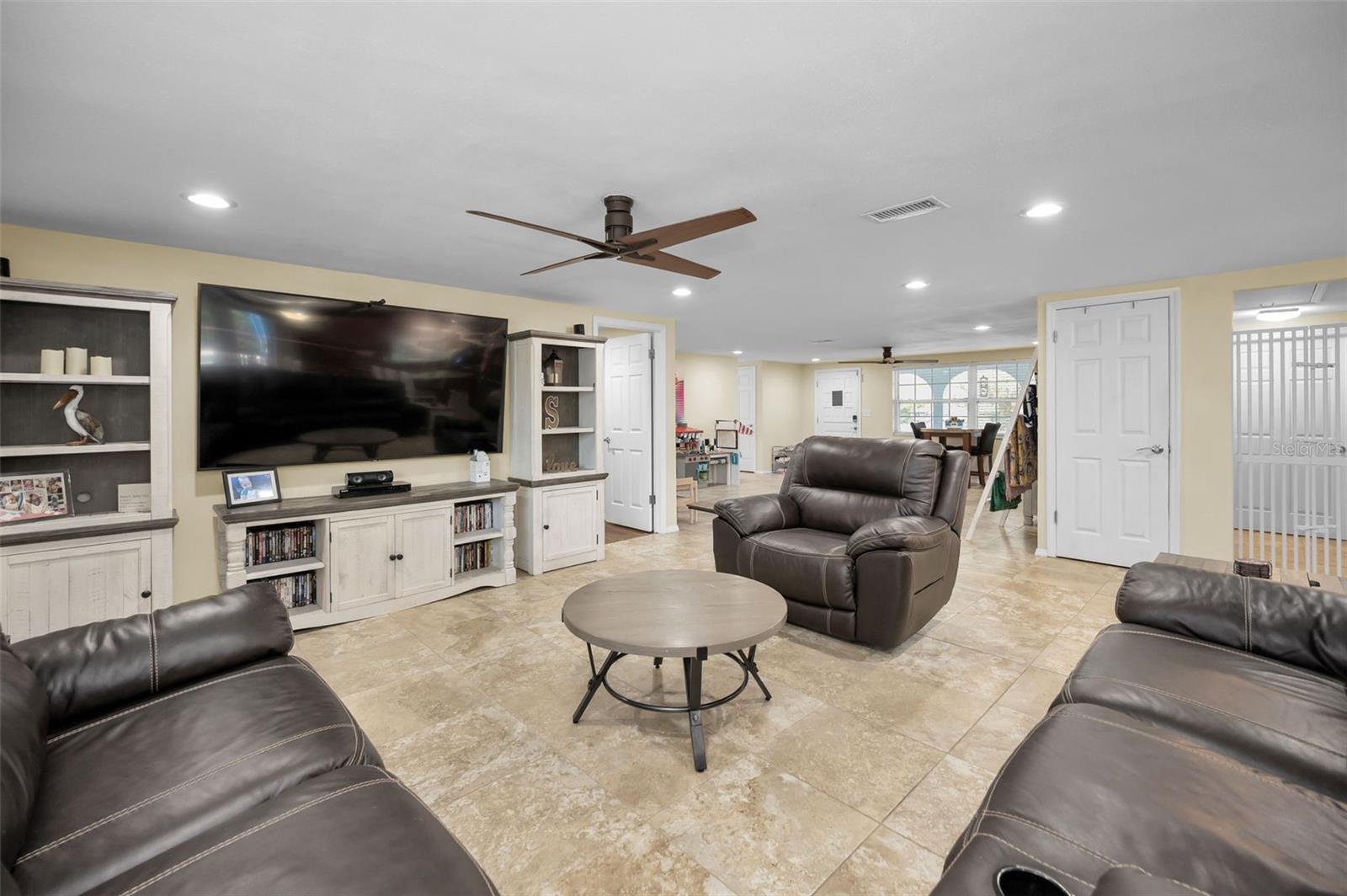 Image 21 of 66 For 9351 Delray Drive