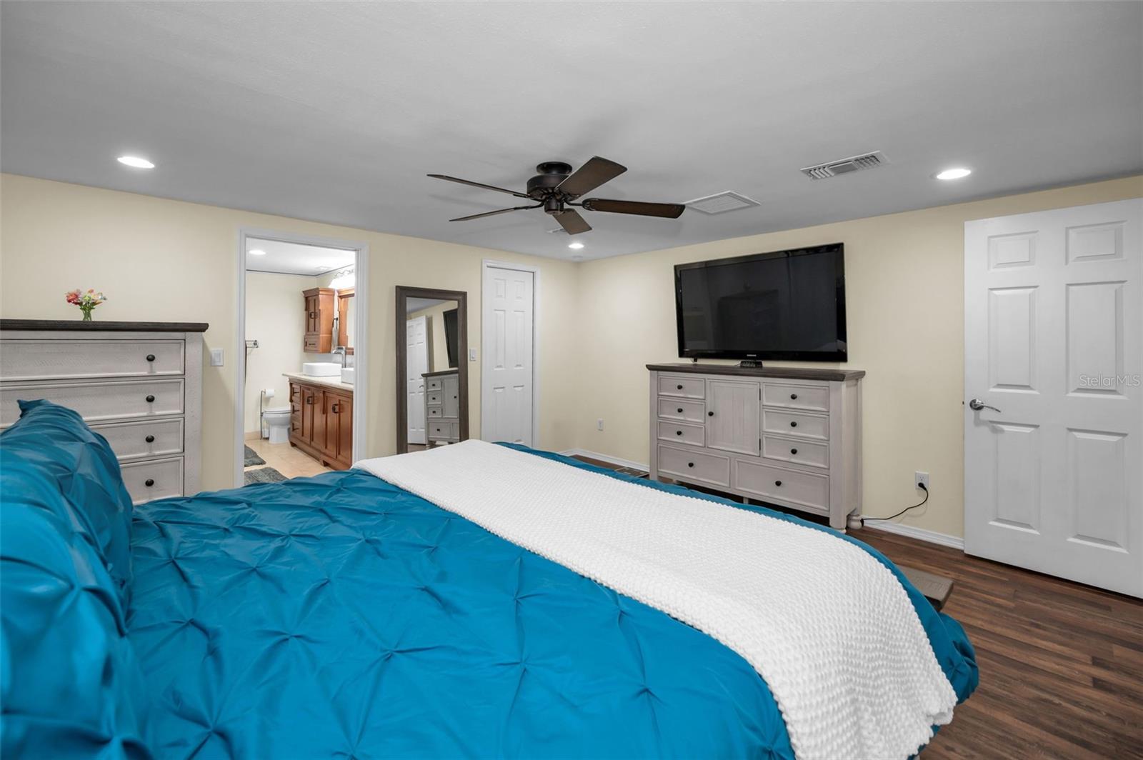 Image 23 of 66 For 9351 Delray Drive