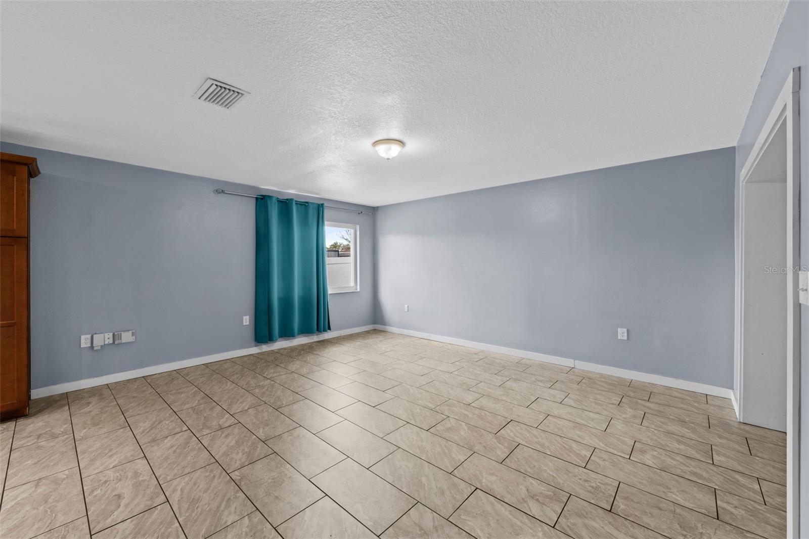 Image 11 of 32 For 8615 Newton Drive