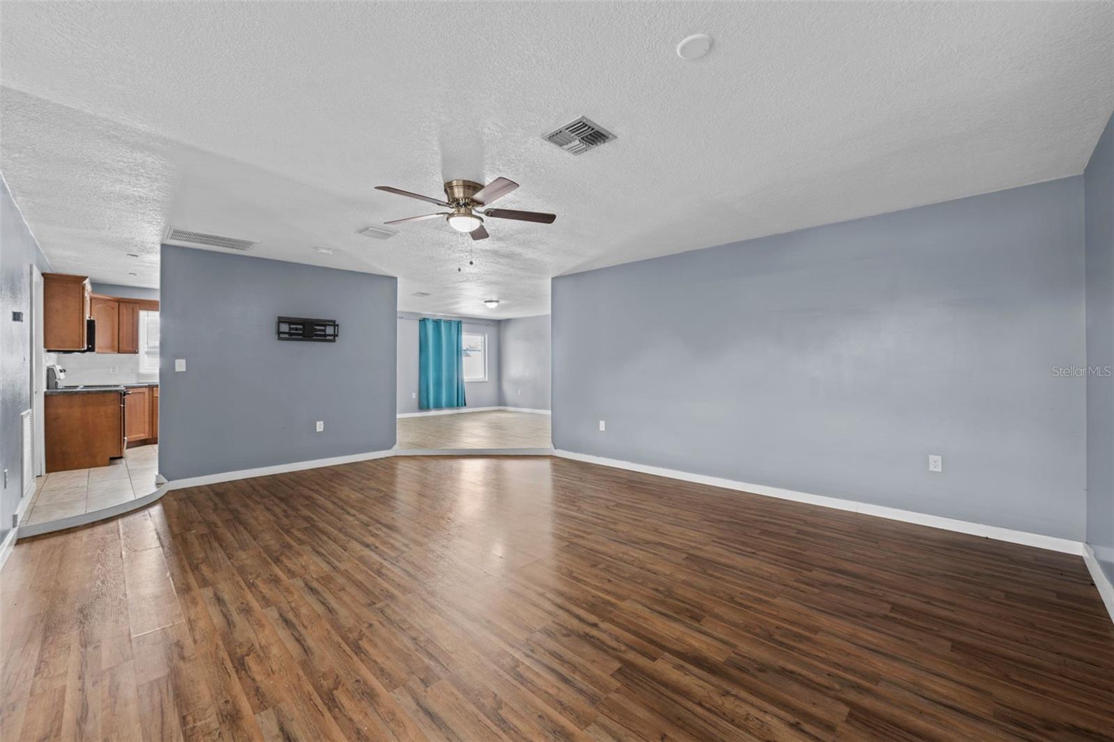 Image 5 of 32 For 8615 Newton Drive