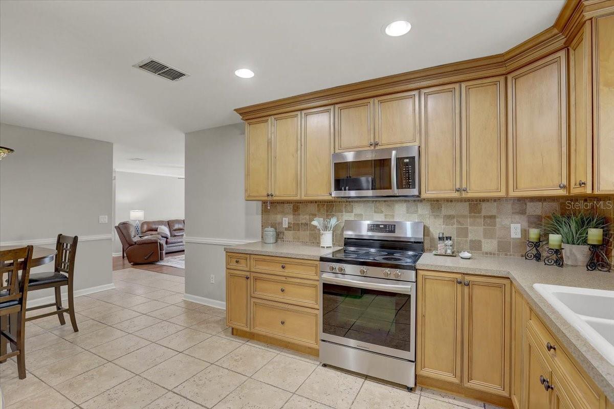 Image 11 of 43 For 6490 Cedarbrook Drive S