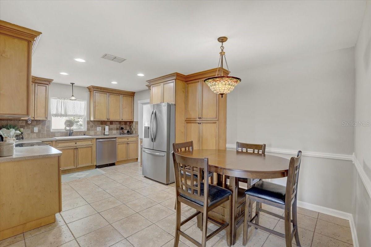 Image 13 of 43 For 6490 Cedarbrook Drive S