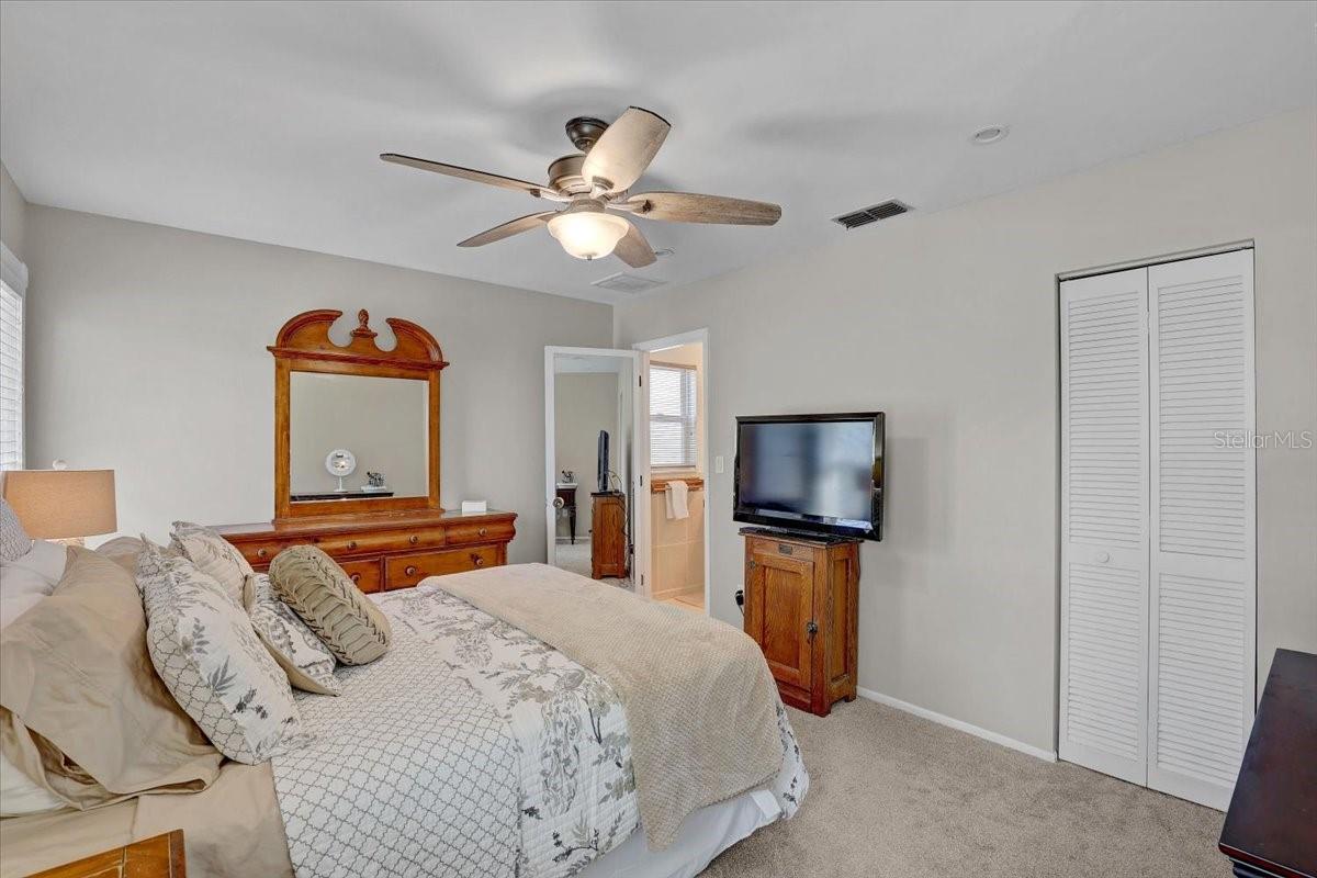 Image 15 of 43 For 6490 Cedarbrook Drive S