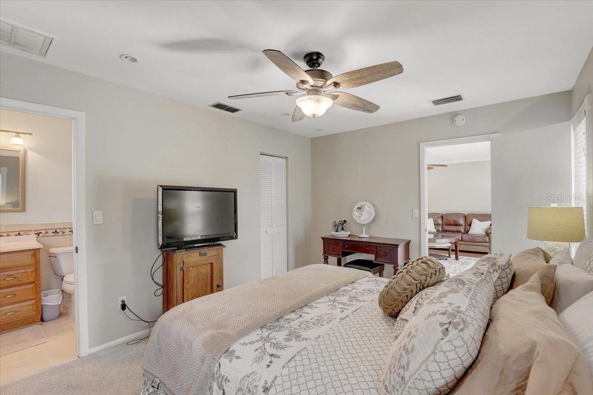 Image 17 of 43 For 6490 Cedarbrook Drive S