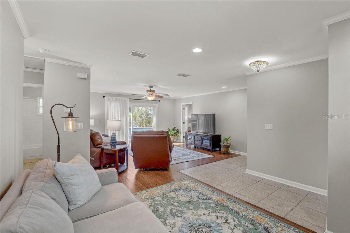 Image 4 of 43 For 6490 Cedarbrook Drive S