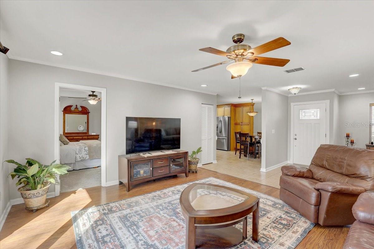 Image 9 of 43 For 6490 Cedarbrook Drive S