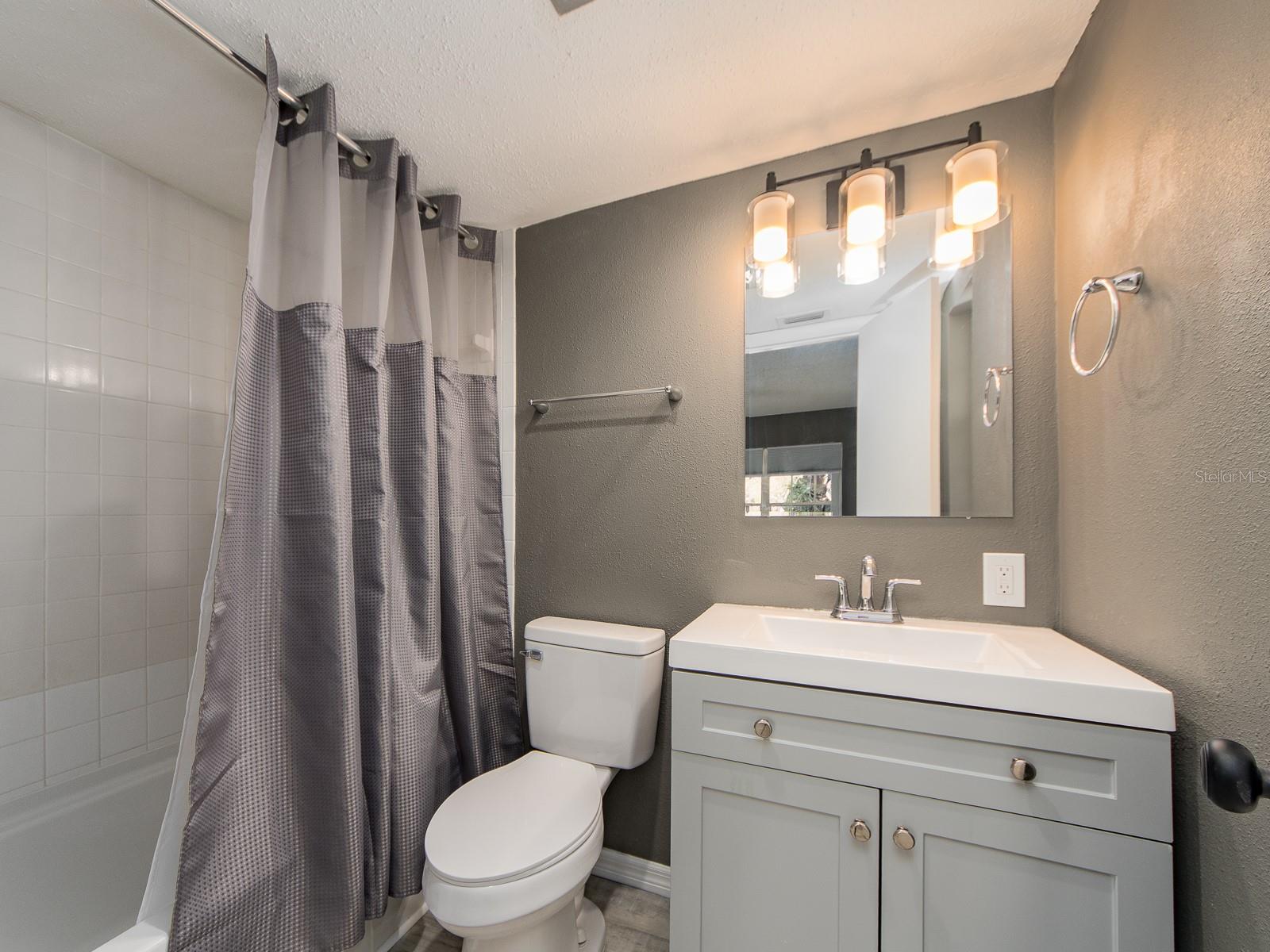 Image 24 of 34 For 310 Bayshore Boulevard 103