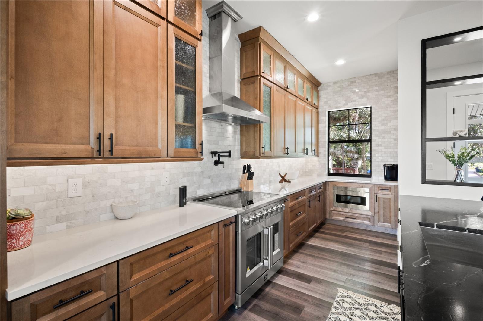 Image 52 of 74 For 321 Hanlon Street