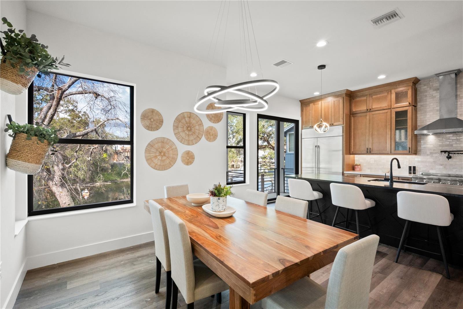 Image 54 of 74 For 321 Hanlon Street