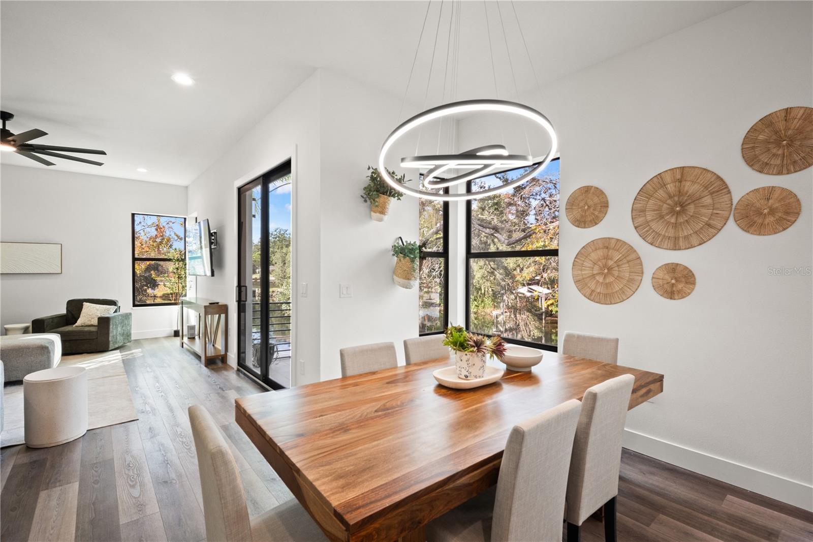 Image 55 of 74 For 321 Hanlon Street