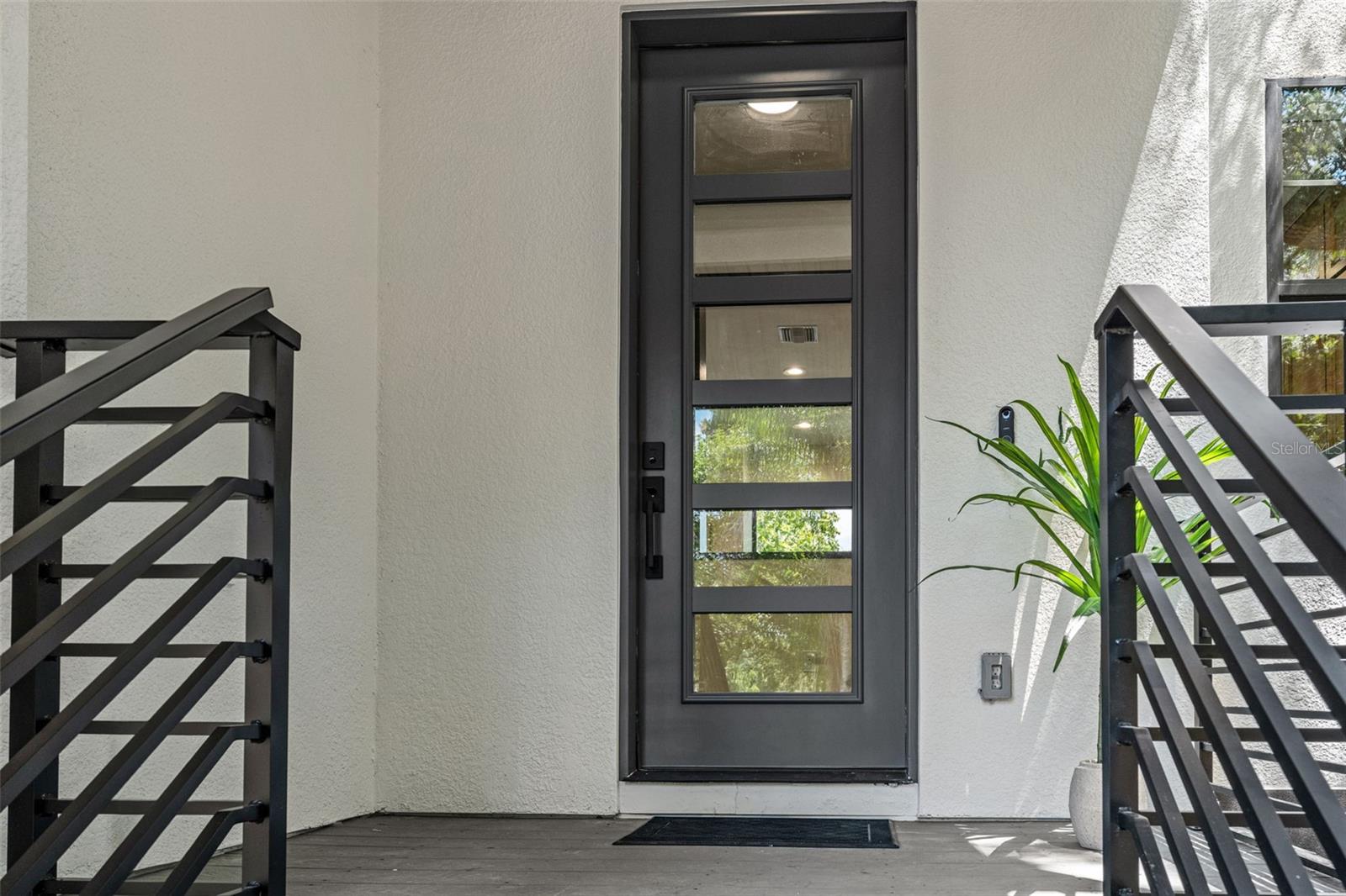 Image 6 of 74 For 321 Hanlon Street