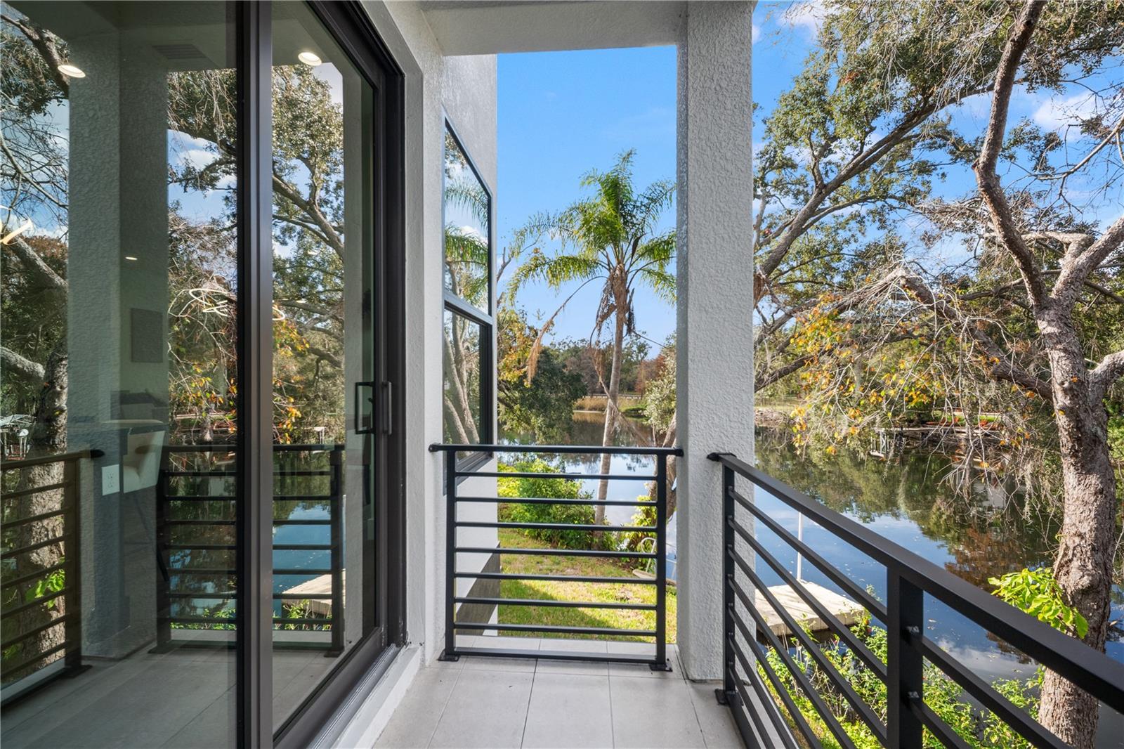 Image 60 of 74 For 321 Hanlon Street