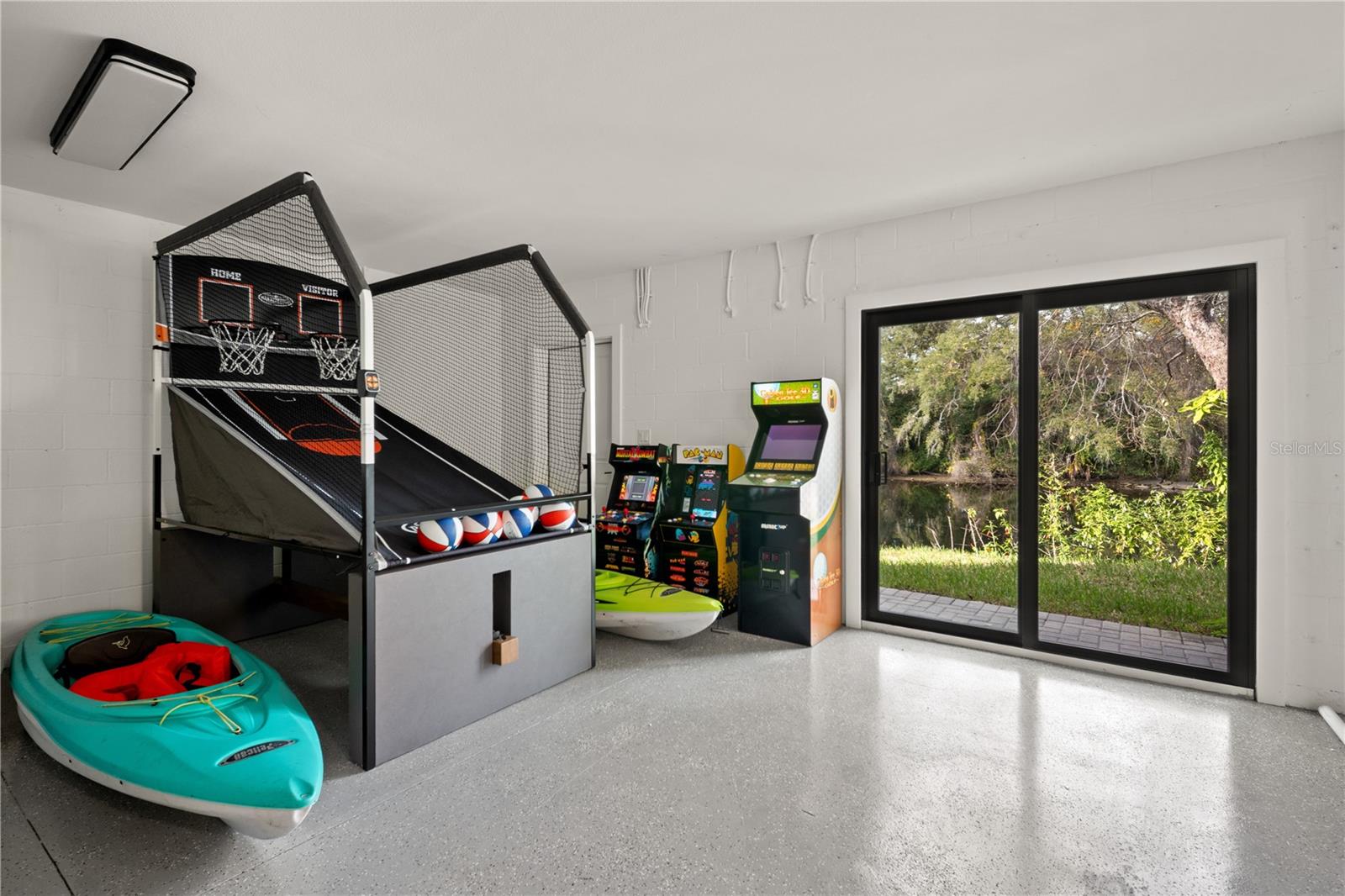 Image 67 of 74 For 321 Hanlon Street