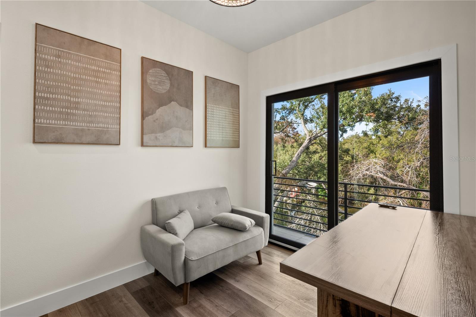 Image 72 of 74 For 321 Hanlon Street