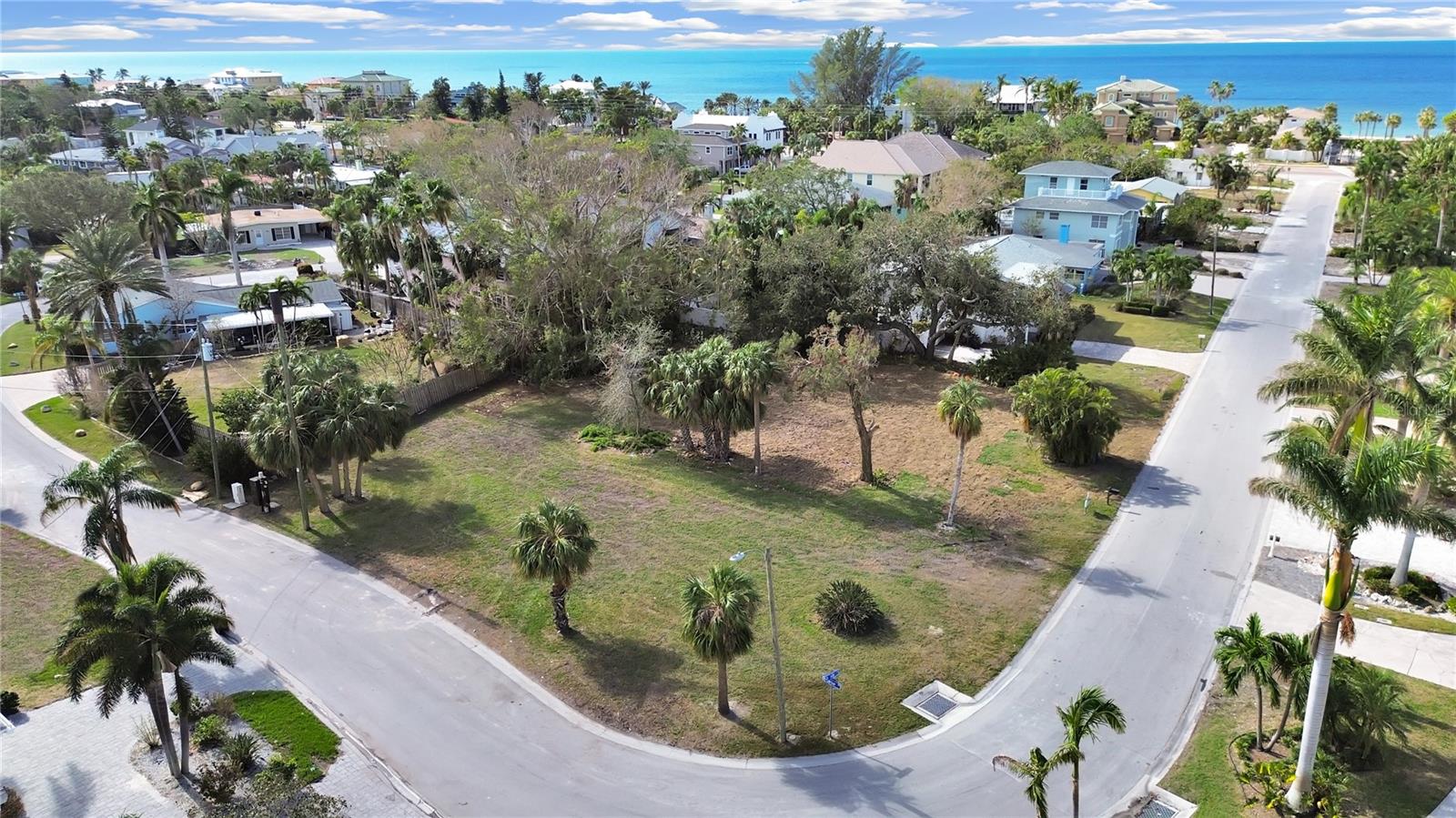 Listing photo id 1 for 116 6th Street