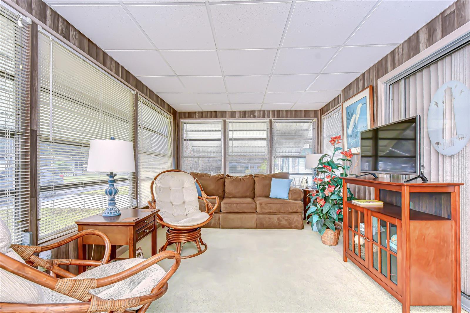 Image 4 of 42 For 34915 Adam Avenue