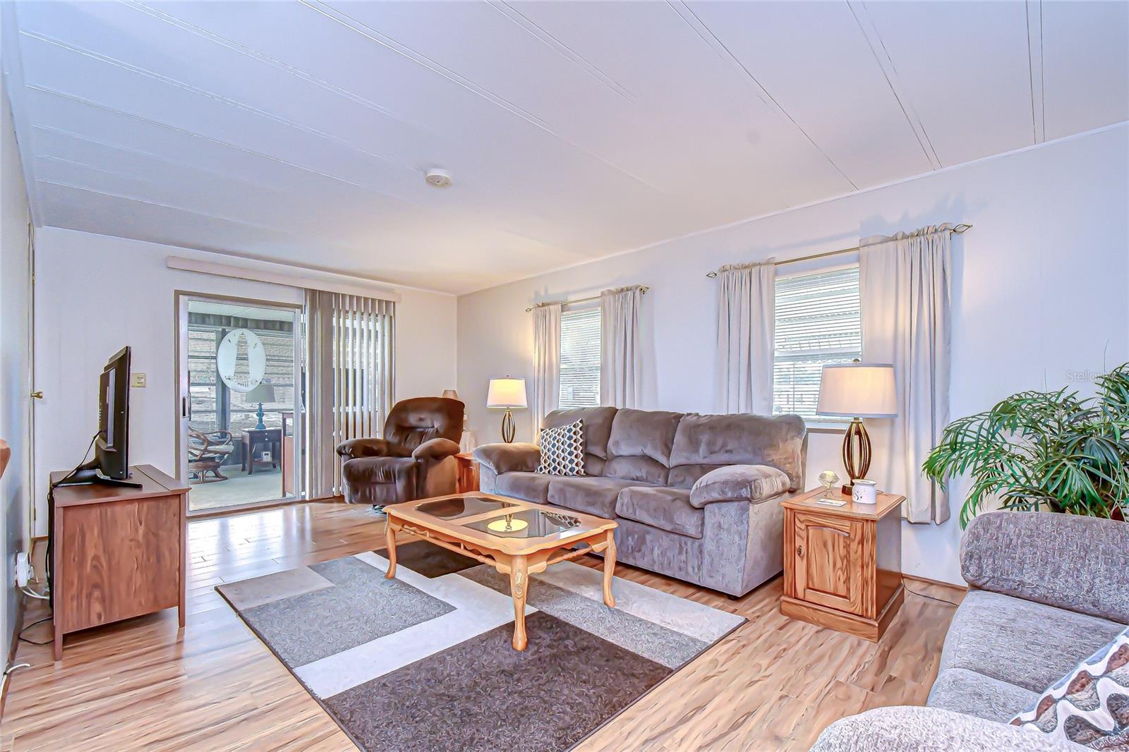 Image 8 of 42 For 34915 Adam Avenue