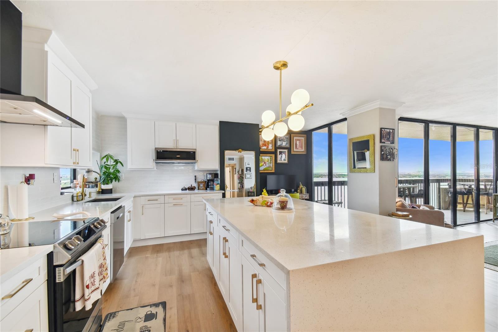 Image 24 of 43 For 2413 Bayshore Boulevard 2001