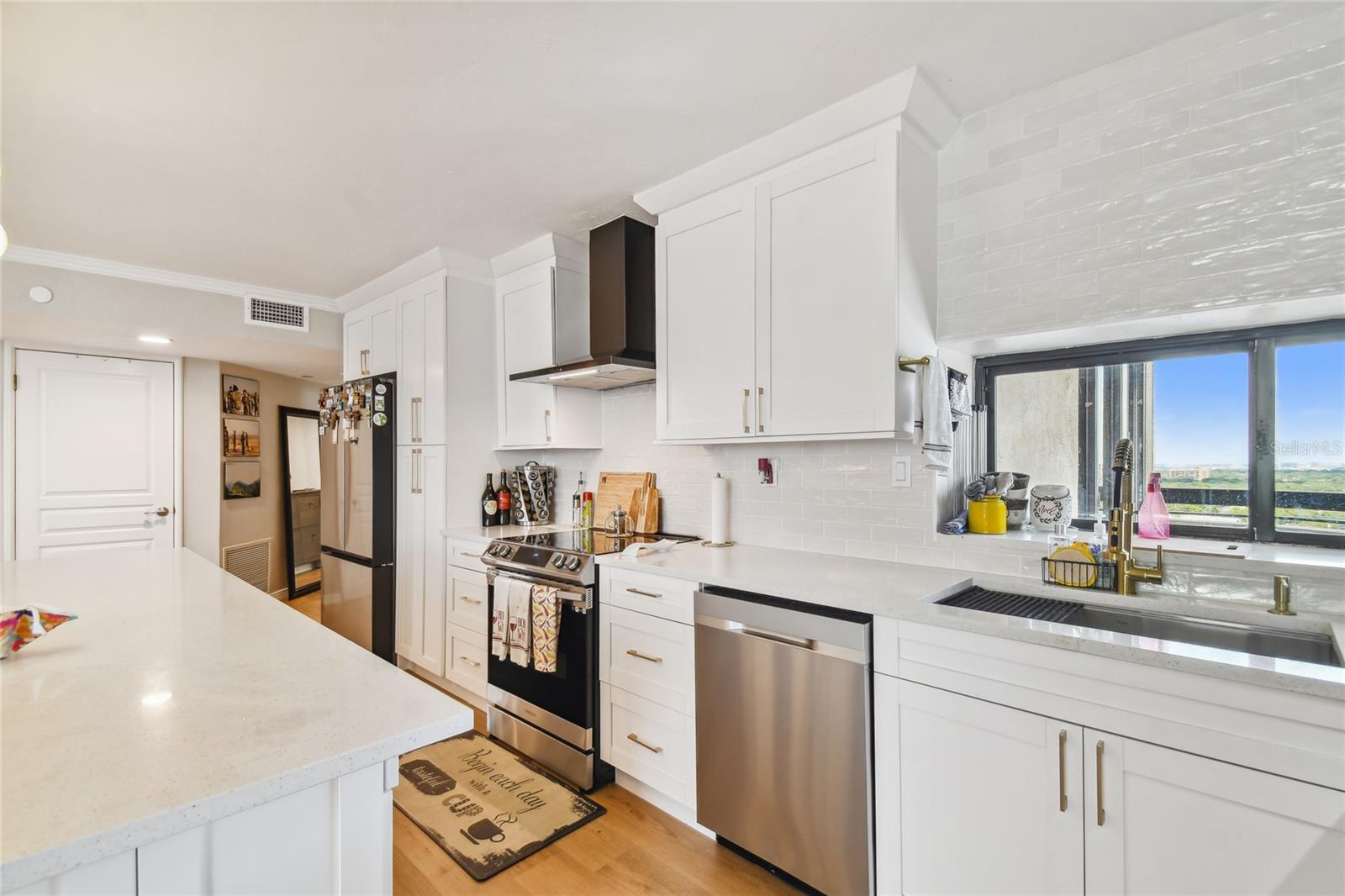 Image 26 of 43 For 2413 Bayshore Boulevard 2001