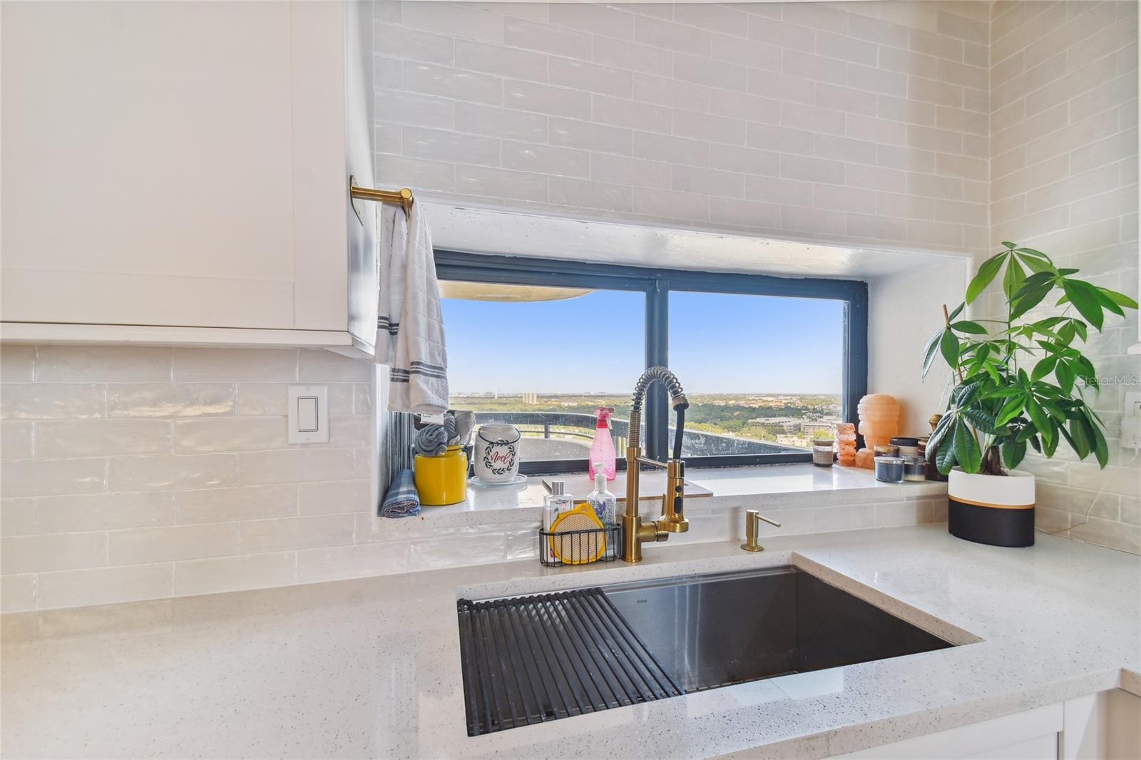 Image 27 of 43 For 2413 Bayshore Boulevard 2001