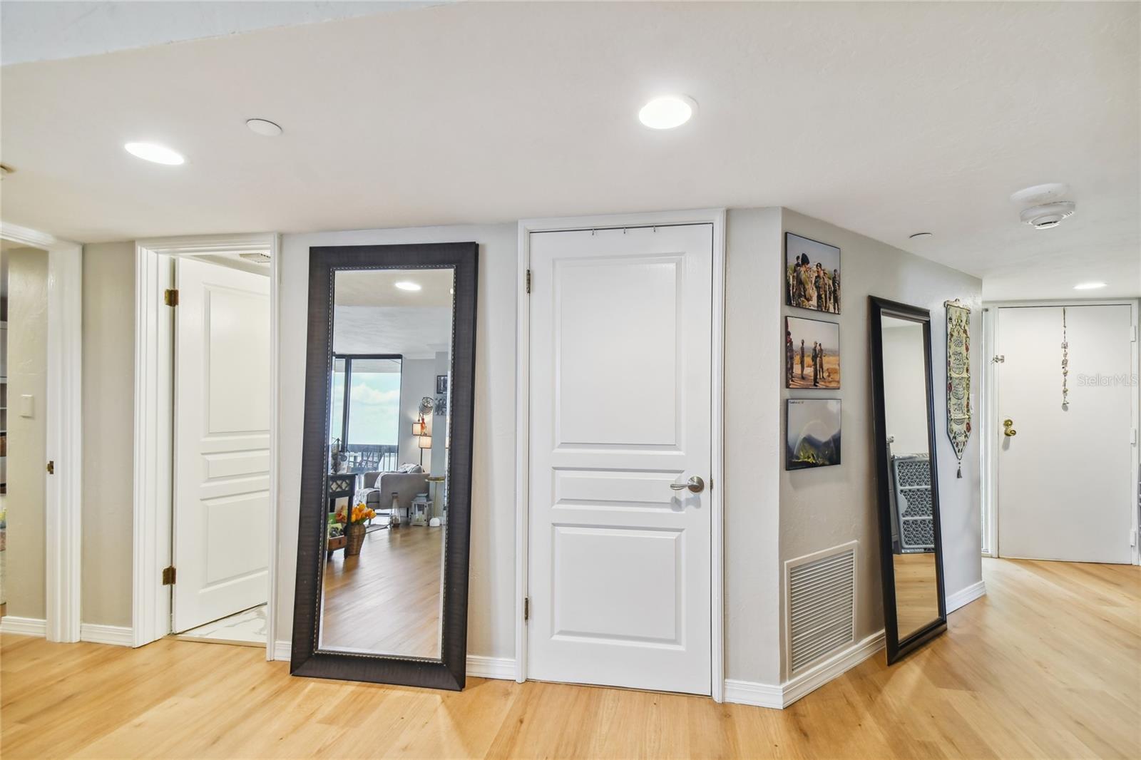 Image 4 of 43 For 2413 Bayshore Boulevard 2001