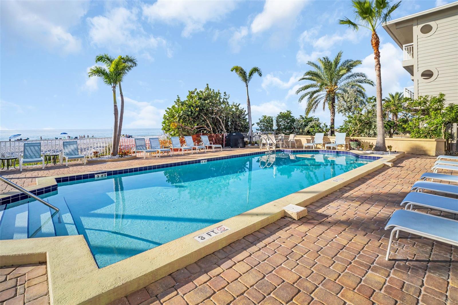 Image 34 of 41 For 1802 Gulf Boulevard 12