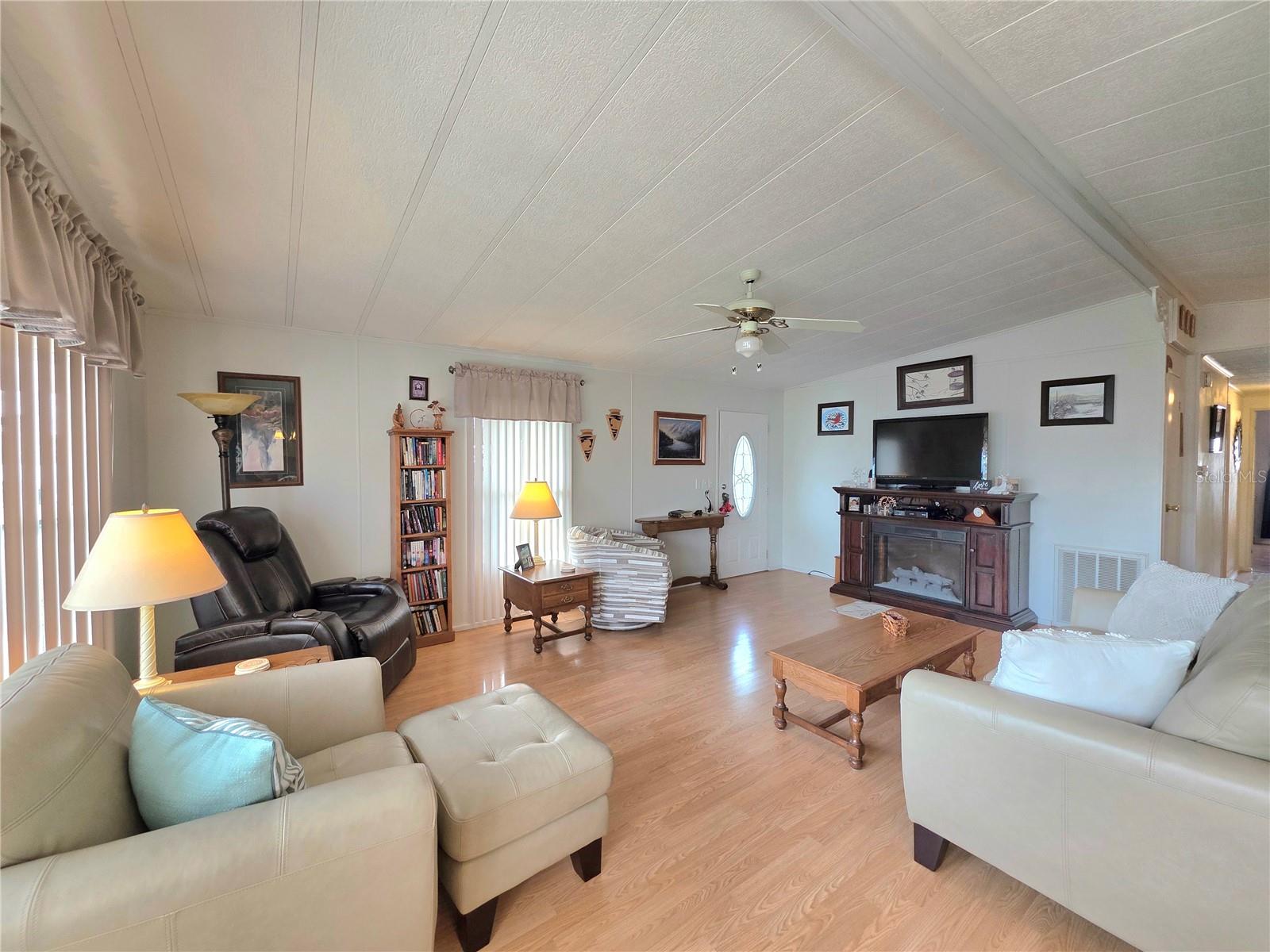 Image 19 of 66 For 36847 Jodi Avenue