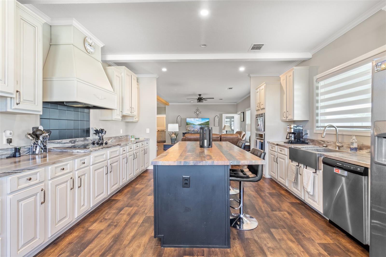 Image 12 of 37 For 9414 Scepter Avenue