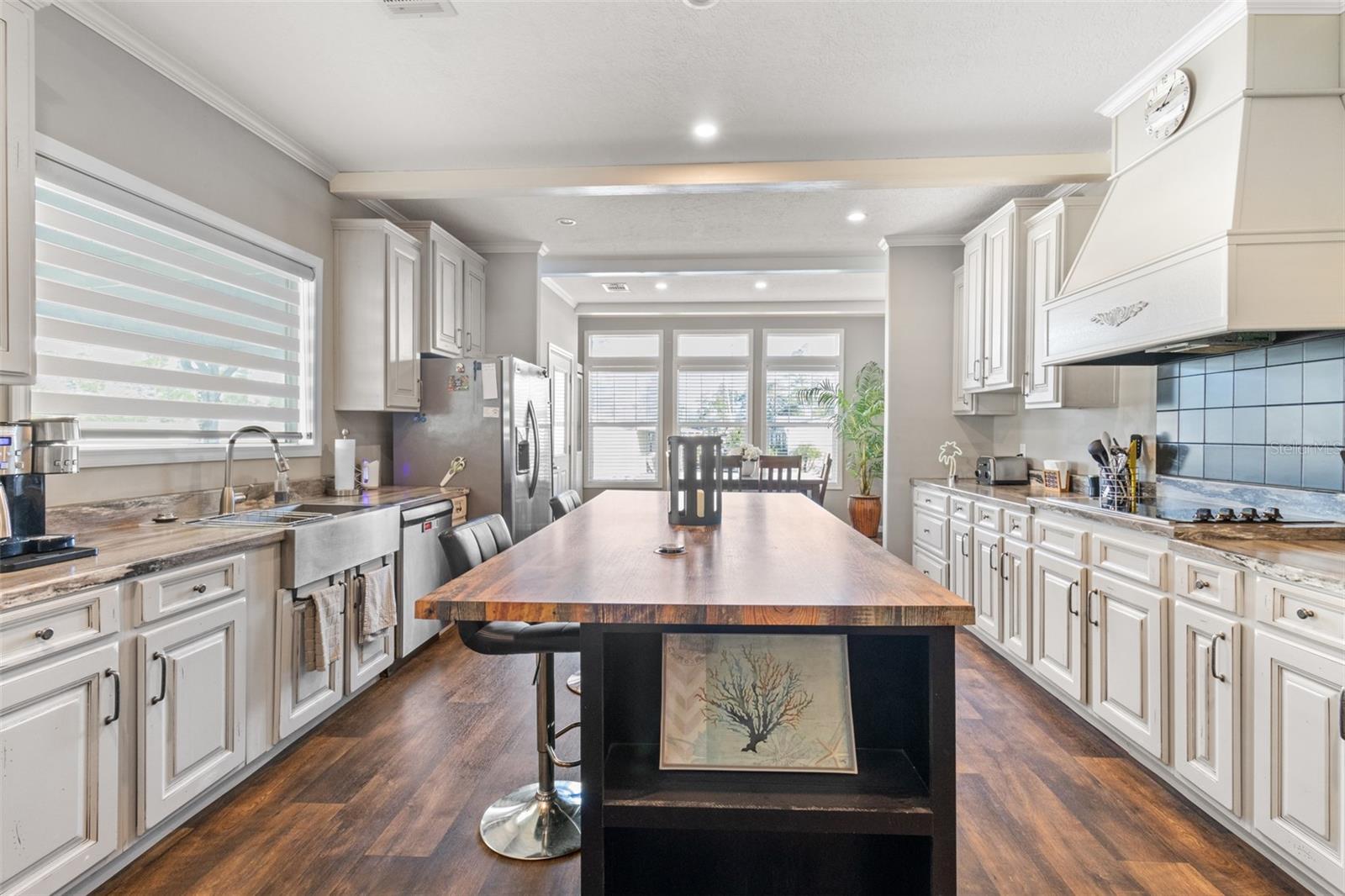 Image 13 of 37 For 9414 Scepter Avenue