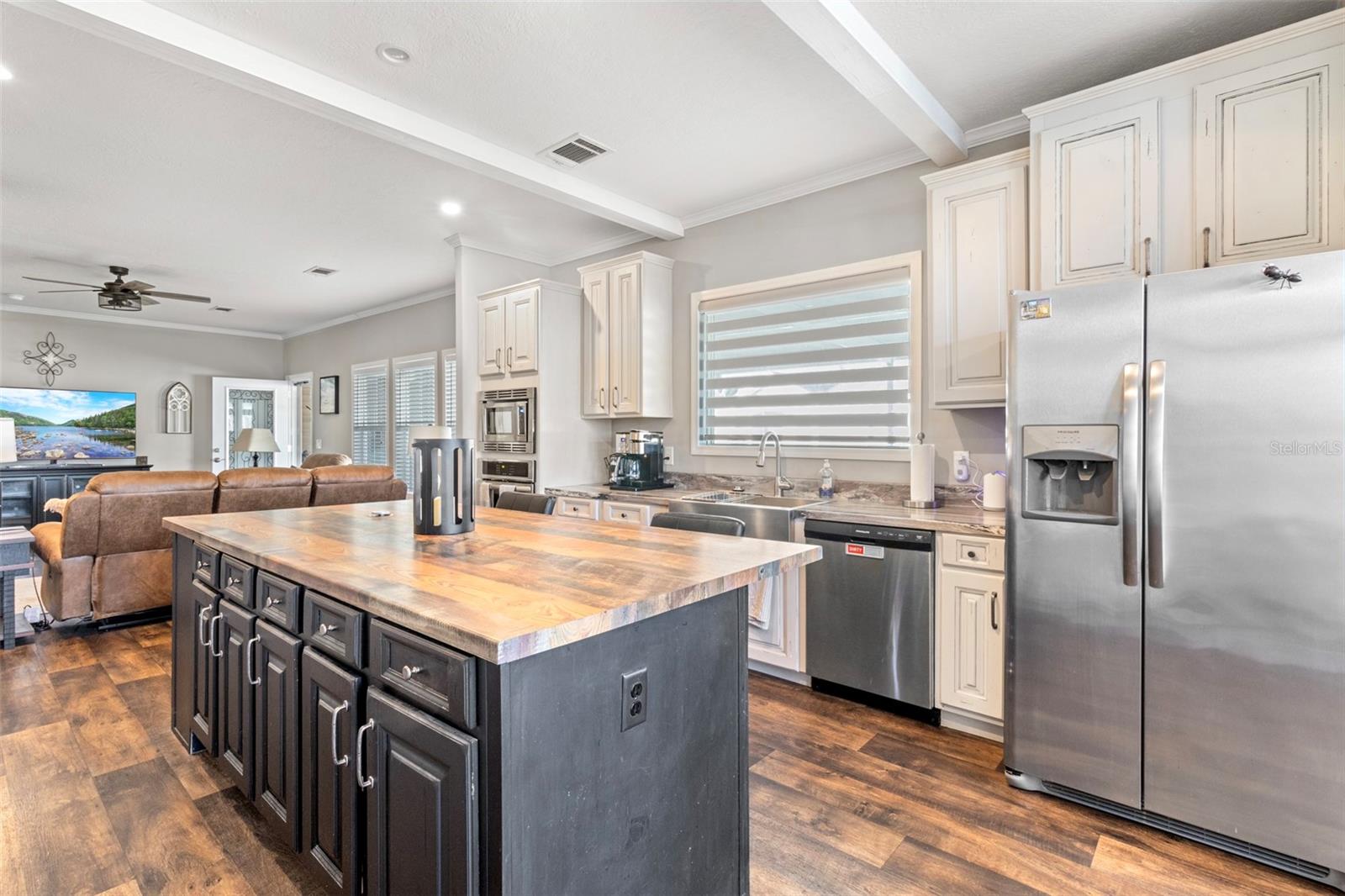 Image 15 of 37 For 9414 Scepter Avenue