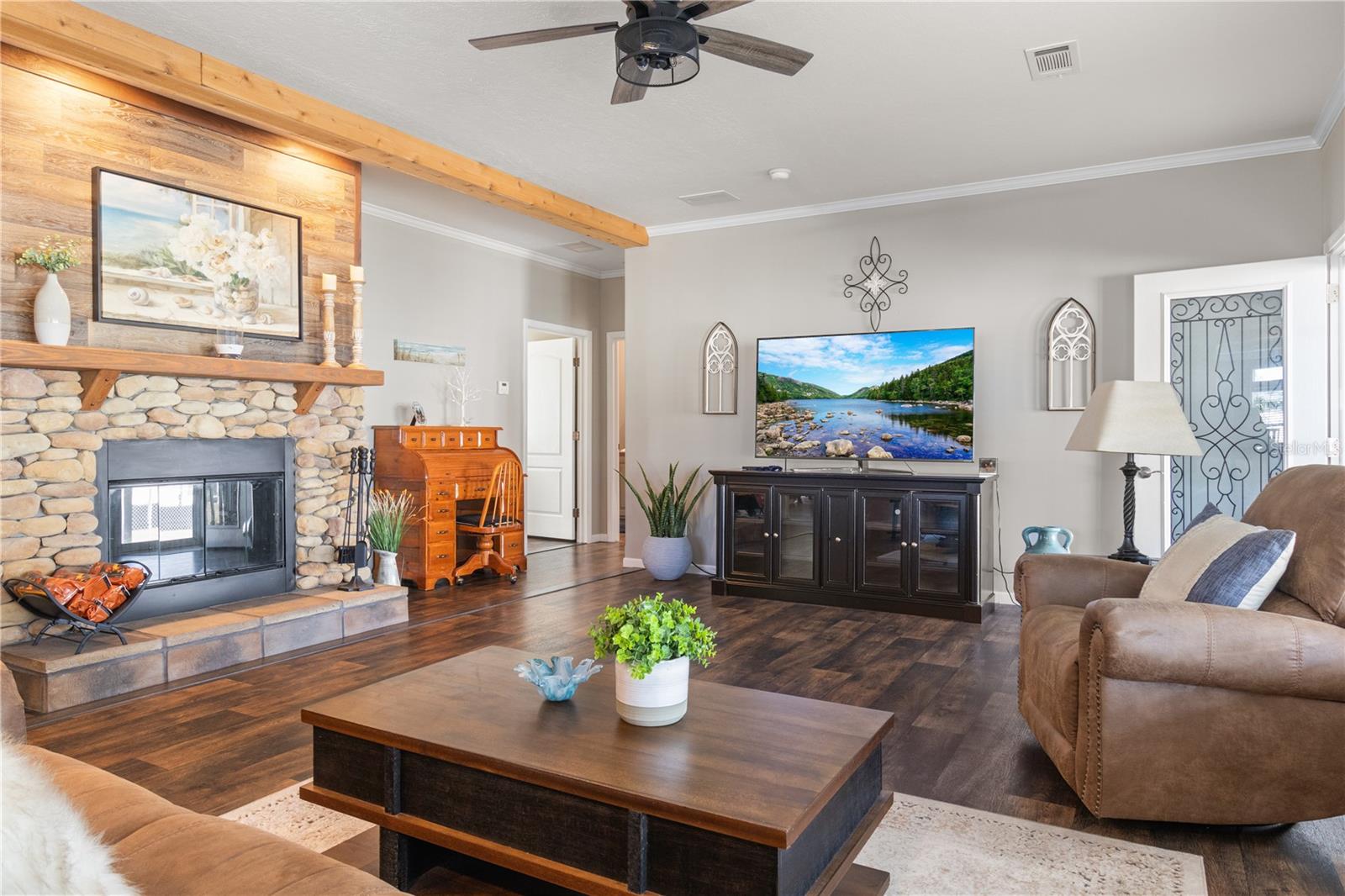 Image 19 of 37 For 9414 Scepter Avenue