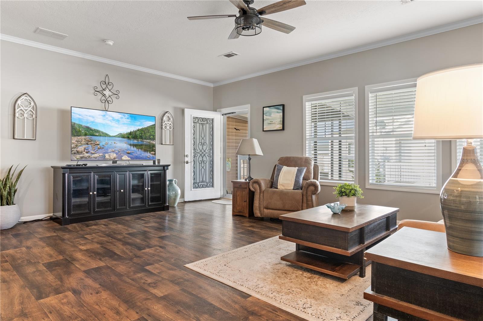 Image 20 of 37 For 9414 Scepter Avenue