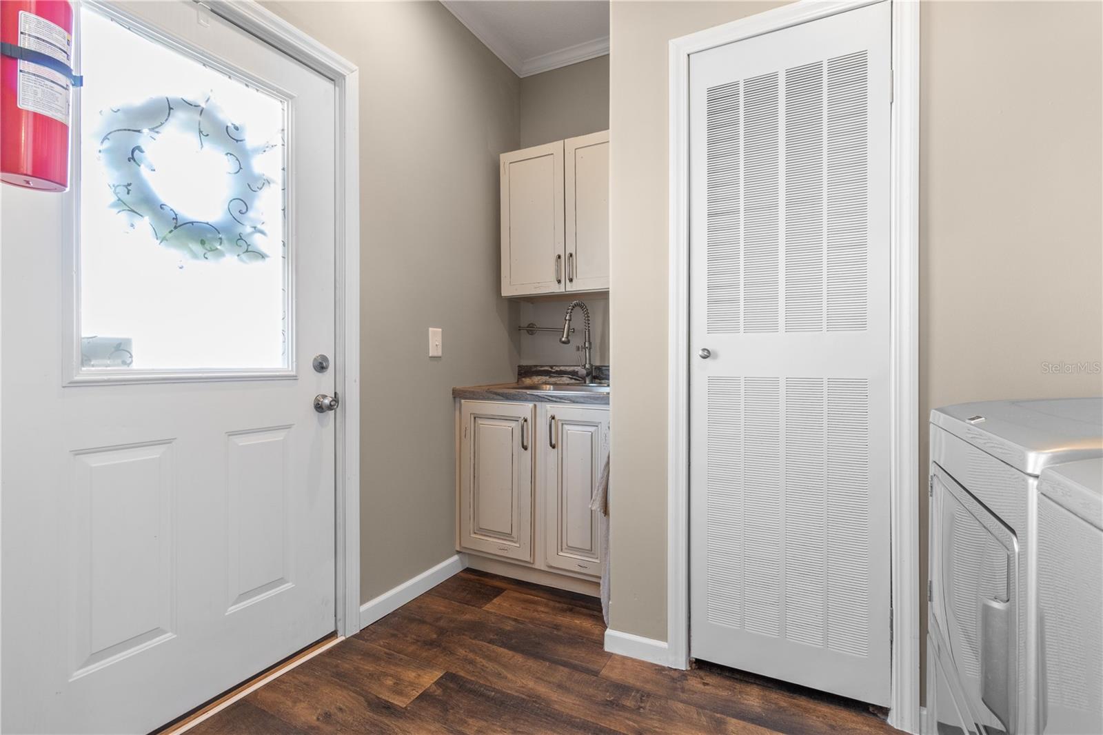 Image 30 of 37 For 9414 Scepter Avenue