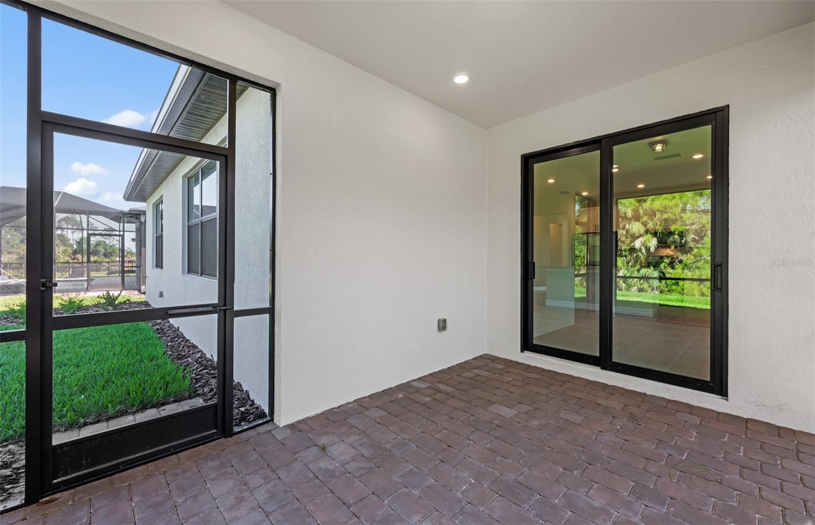 Image 19 of 22 For 2534 Charter Oak Drive