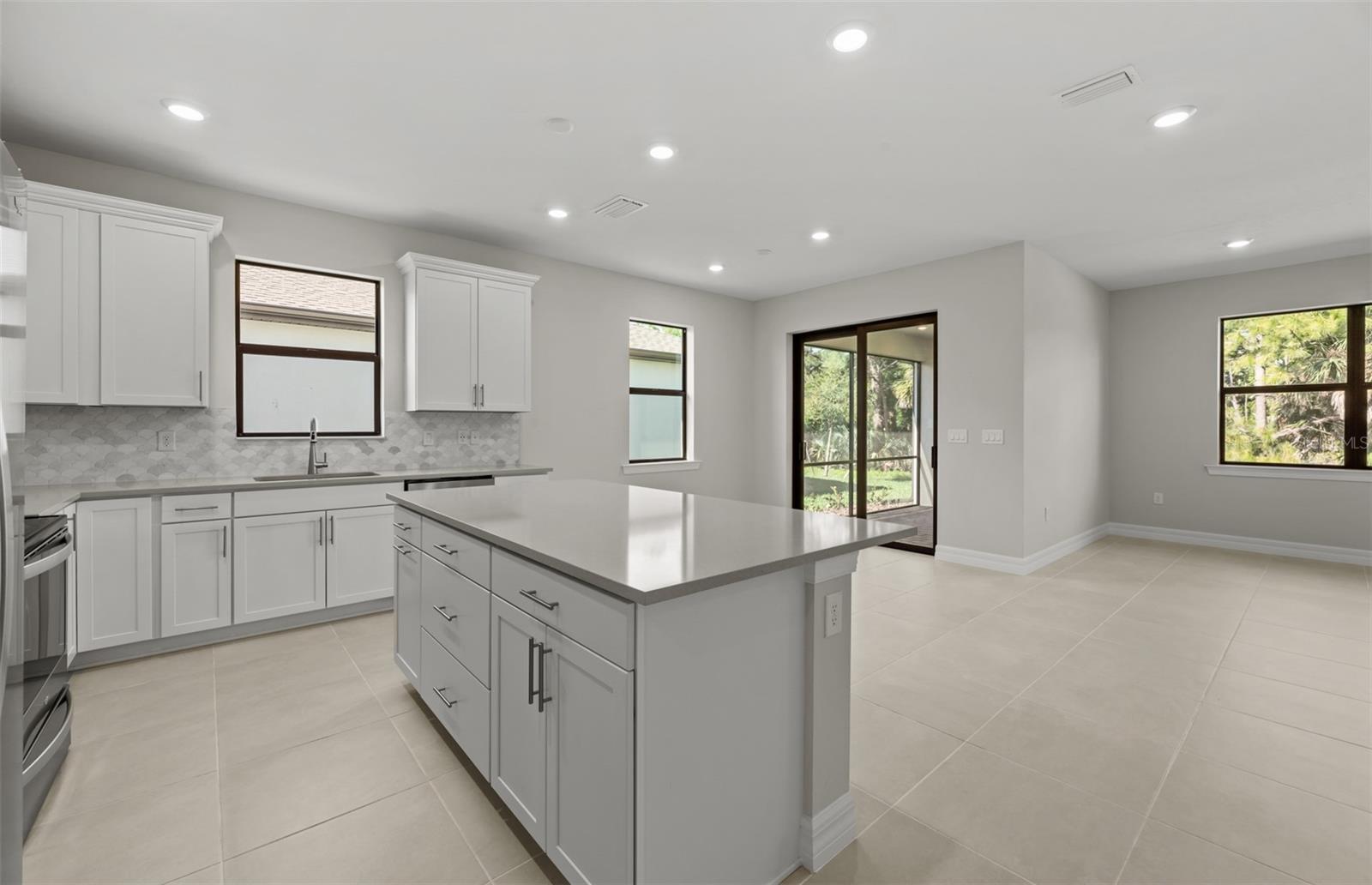 Image 5 of 22 For 2534 Charter Oak Drive