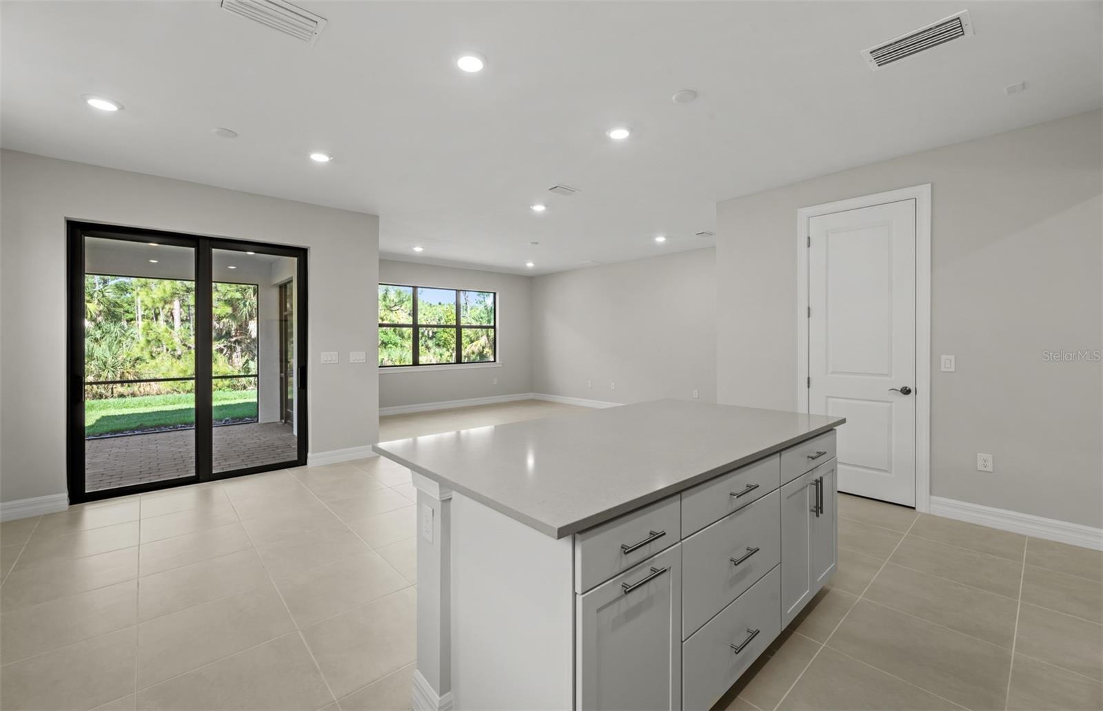 Image 6 of 22 For 2534 Charter Oak Drive