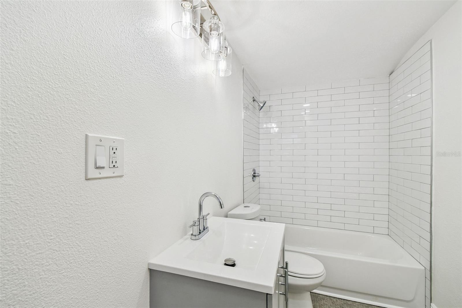 Image 17 of 23 For 2302 Idlewild Avenue