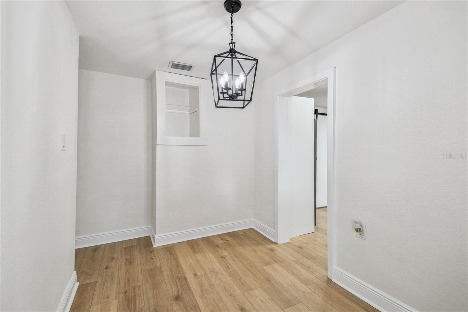 Image 9 of 23 For 2302 Idlewild Avenue