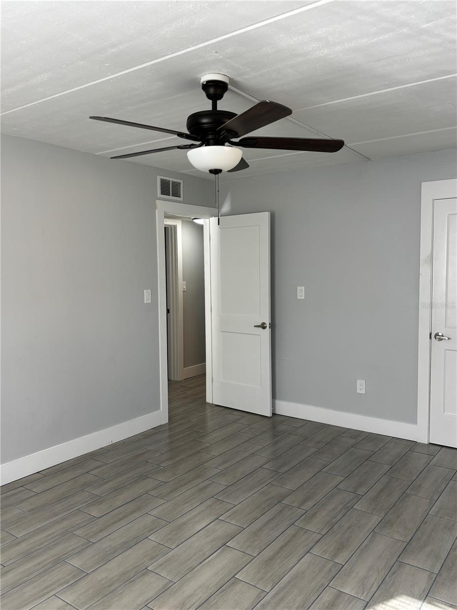 Image 13 of 20 For 4702 Michael Court 137