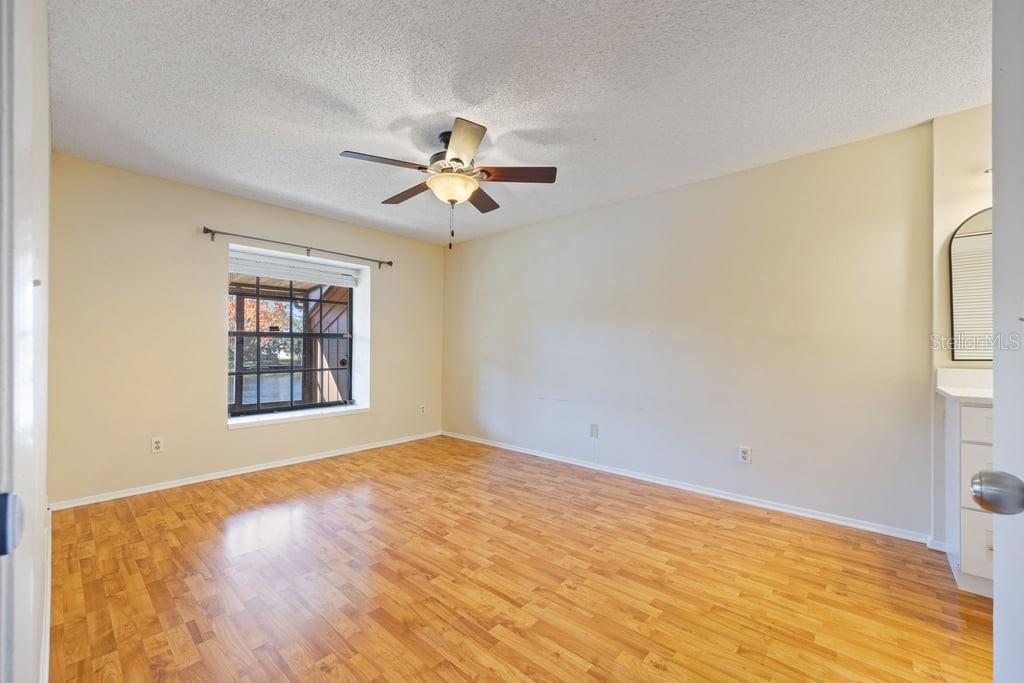 Image 12 of 24 For 4071 Shoreside Circle